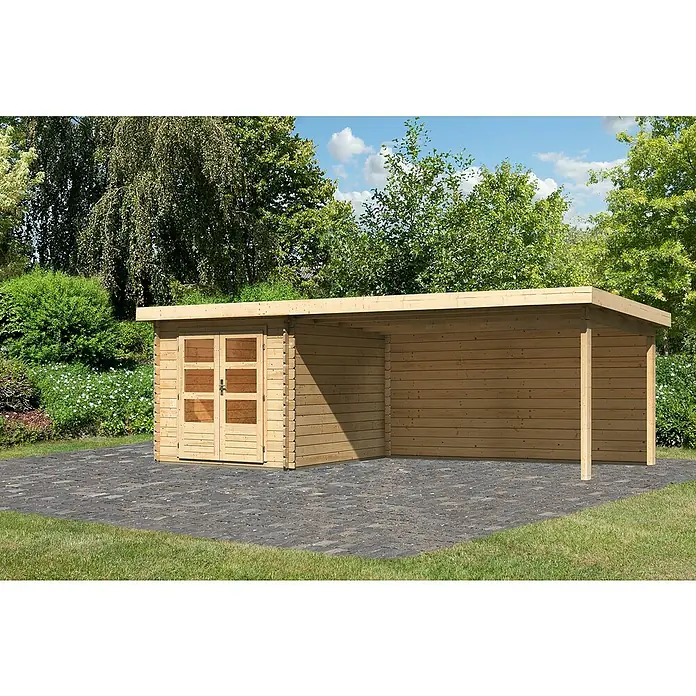 Karibu Gartenhaus Bastrup 4 - Außenmaß inkl. Dachüberstand (B x T): 654 x 333 cm, Holz, Natur, Mit Seitendach und Rückwand - Eine moderne, helle Holzgartenlaube mit geschlossenem Abteil und offenem Anbau auf gepflastertem Boden.