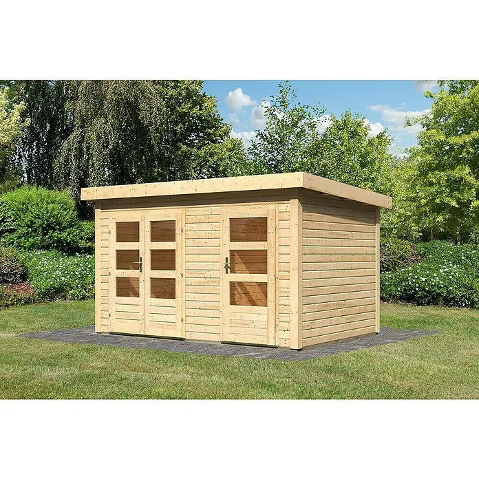 Karibu Gartenhaus Schönbuch 1 - Außenmaß inkl. Dachüberstand (B x T): 398 x 273 cm, Holz, Natur - Das Bild zeigt ein modernes Gartenhaus aus Holz mit Doppeltüren und Fensterpartien, ideal für die Aufbewahrung von Gartengeräten oder als Hobbyraum.