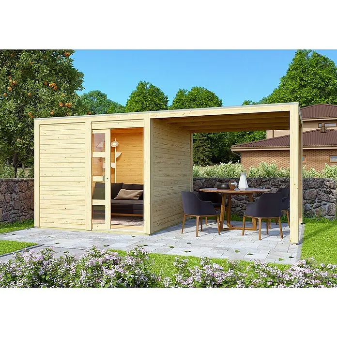 Karibu Gartenhaus Qubic 1 - Außenmaß inkl. Dachüberstand (B x T): 485 x 246 cm, Holz, Natur, Mit Seitendach - Ein modernes Gartenhaus mit Holzelementen, das einen gemütlichen Wohnbereich und einen überdachten Essbereich im Freien bietet.