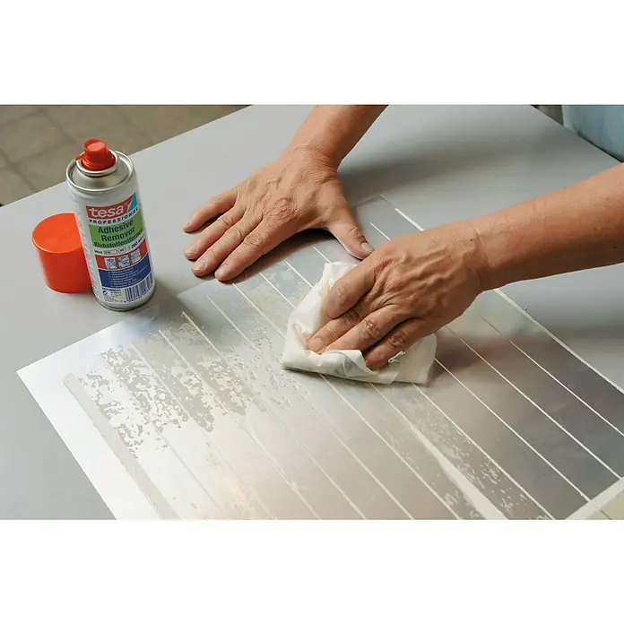 Tesa Adhesivo especial para adhesivo - 200 g - Eliminación de residuos de adhesivo con Tesa Adhesive Remover. Los residuos de adhesivo se limpian con un paño.