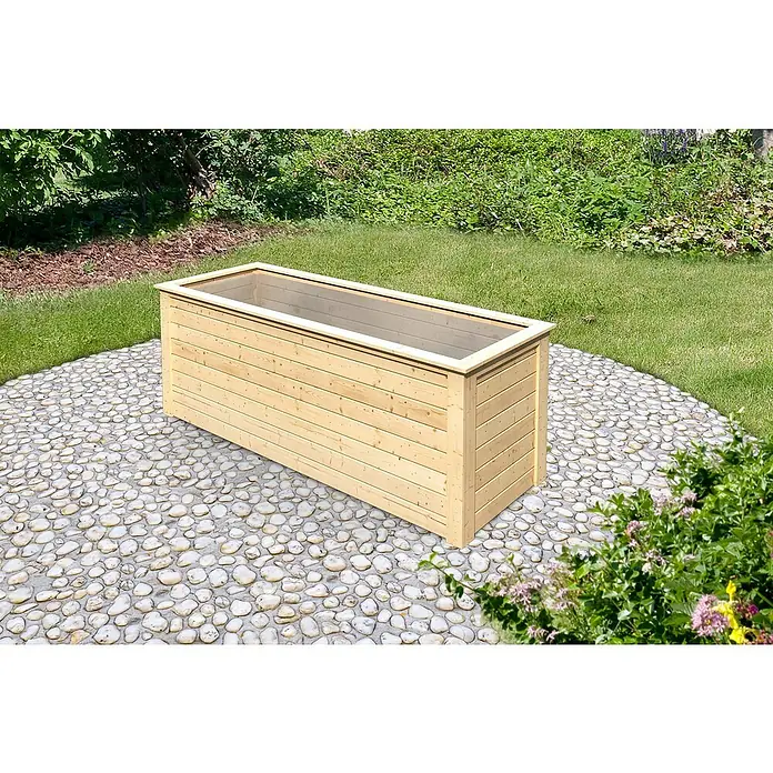 Karibu Hochbeet 28 mm 2 - 88 x 244 x 92 cm, Holz, Natur - Holzpflanzkasten im Freien auf einer Terrasse. Der Pflanzkasten ist aus hellem Holz gefertigt und bietet Platz für Pflanzen aller Art.