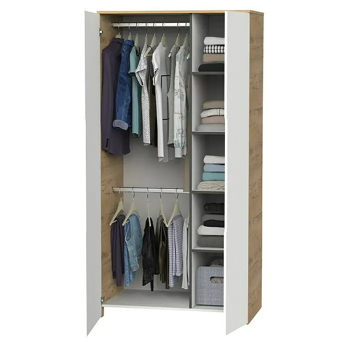 Muebles Pitarch Armario para ropa Noa - L x An x Al: 57 x 100 x 200 cm, Blanco/Roble gold - Armario abierto con ropa colgada en perchas y ropa doblada en estantes. El diseño del armario es moderno, con detalles en blanco y simil madera.