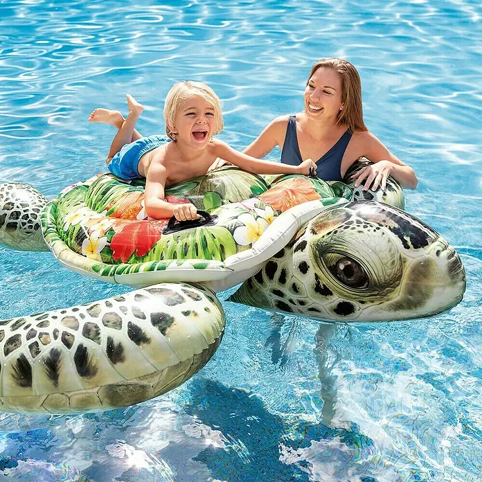 Intex Animal acuático Tortuga - 197 x 170 x 26 cm, Plástico - Tortuga inflable: Un niño y una mujer disfrutan del verano en esta divertida tortuga de juguete de piscina en agua refrescante.