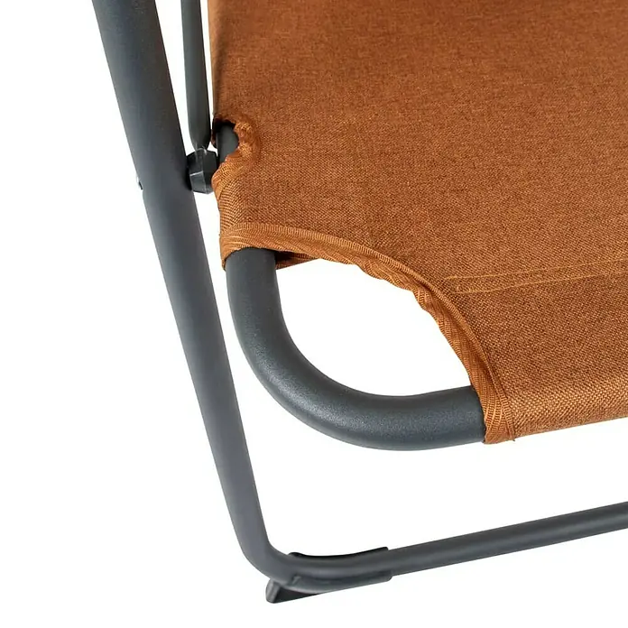 Bo-Camp Campingstuhl Bushwick M - Aluminium, Bambus, Orange, B x T x H: 52 x 60 x 90 cm - Nahaufnahme eines Campingstuhls mit braunem Stoffbezug und grauem Metallgestell für Outdoor-Aktivitäten.