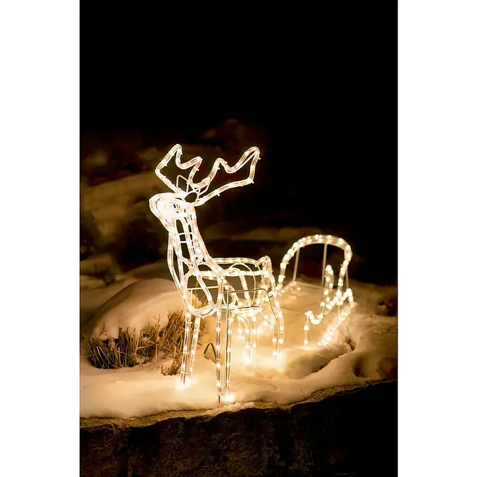 Tween Light LED-Lichtschlauch Rentier mit Schlitten - Anwendungsbereich: Außen, Warmweiß - Beleuchteter Rentier-Schlitten aus Drahtgeflecht im Schnee, strahlende festliche Dekoration für den Außenbereich.