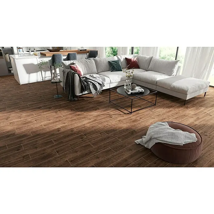 Harmonie by Palazzo Feinsteinzeugfliese - 15 x 90 cm, Zeder, Matt - Elegante Wohnraumgestaltung mit Holzoptik-Fliesen. Die Fliesen in Holzoptik verleihen dem Raum Wärme und eine moderne Note.
