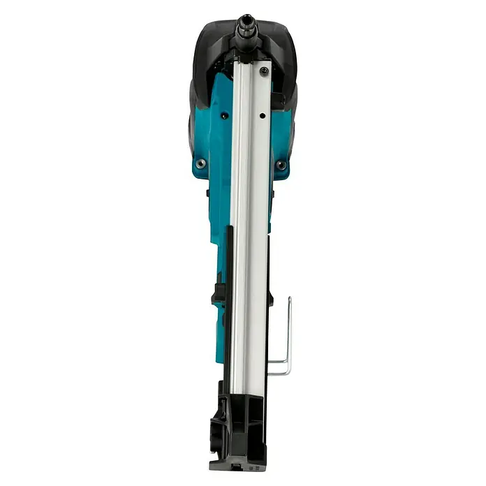 Makita Akku-Gasnagler GN420CLSE - 7,2 V, 2 Akkus, Länge Nagel: 15 mm - 40 mm - Aufnahme eines Druckluftnaglers in Blau und Silber, der ein Werkzeug für Bau- und Renovierungsarbeiten darstellt.