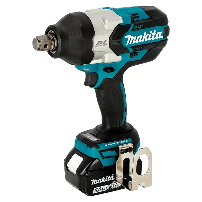Makita LXT 18V Akku-Schlagschrauber TW1001RTJ - 18 V, 2 Akkus, 5 Ah, 1.700 Nm - Akkubetriebener Makita Schlagschrauber mit 18V Akku. Ideal für den professionellen Einsatz und Heimwerker. Kraftvoll und zuverlässig.