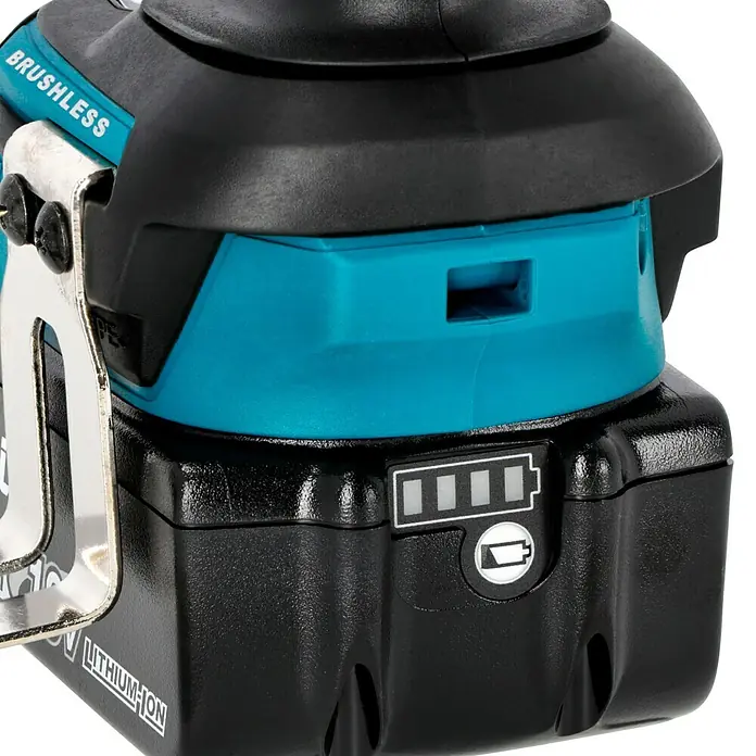 Makita LXT 18V Akku-Schlagschrauber TW1001RTJ - 18 V, 2 Akkus, 5 Ah, 1.700 Nm - Nahaufnahme einer Makita-Akku-Einheit mit Batteriestandsanzeige und Lithium-Ionen-Technologie für Elektrowerkzeuge.