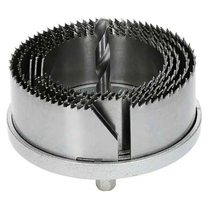Bosch Mehrkranzlochsäge - Durchmesser: 68 mm - 100 mm, 5 -tlg. - Nahaufnahme einer Lochsäge mit Zentrierbohrer. Dieses Werkzeug schneidet präzise Löcher in verschiedene Materialien.