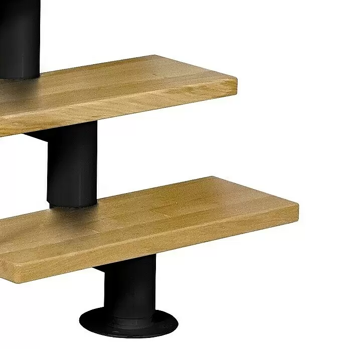 Atrium Mittelholmtreppe Dixi - Farbton Metall: RAL 9005, Breite: 80 cm, Buche, Gerade, Geschosshöhe: 222 cm - 300 cm - Helle Holzstufen mit schwarzen Metallstützen.