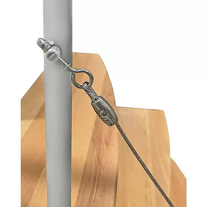 Atrium Raumspartreppe Mini Plus Linco - Farbton Metall: RAL 9006, Breite: 60 cm, Buche, Geschosshöhe: 222 cm - 300 cm - Silberfarbene Metallöse und Haken sichern ein geflochtenes Drahtseil an einer grauen Stange.