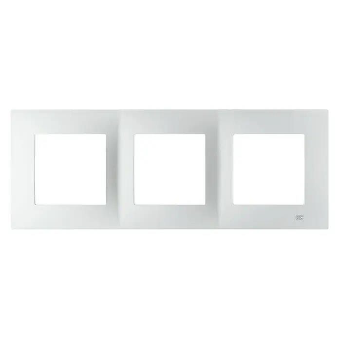BJC Viva Marco - Blanco polar, Modelo de mecanismos: x 3, Plástico, Colocar - Marco triple blanco para interruptores y enchufes, ofreciendo una estética elegante y limpia para instalaciones eléctricas modernas.
