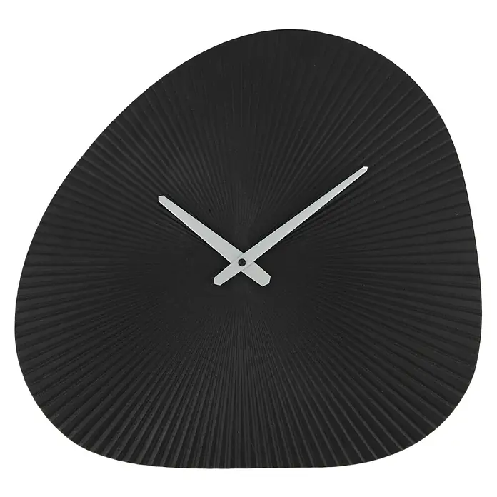 Wanduhr Groove - 44 x 42 cm, Schwarz - Elegante schwarze Wanduhr mit strahlenförmigem Design und silbernen Zeigern. Stilvolle Akzentuierung für jeden Raum.