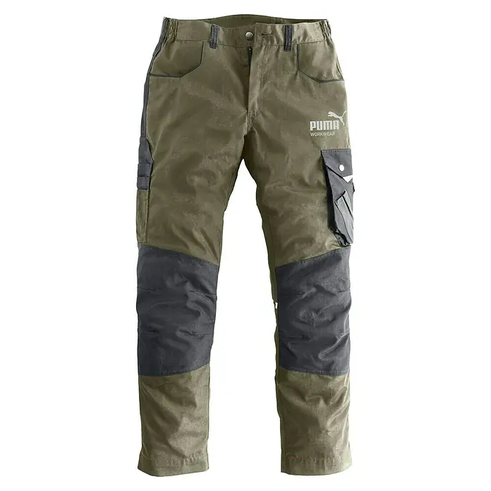 Puma Workwear Arbeitshose Champ - 62, Olive/Carbon, Forstarbeiten - Hier ist die Puma Workwear-Hose in Olivgrün mit Knieverstärkung. Ideal für robuste Arbeitseinsätze und hohen Tragekomfort.