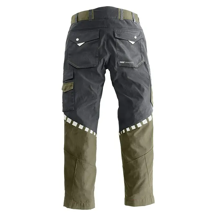 Puma Workwear Arbeitshose Champ - 62, Olive/Carbon, Forstarbeiten - Arbeitshose von Puma Workwear in Grau und Olivgrün mit Taschen und reflektierenden Details für mehr Sichtbarkeit.