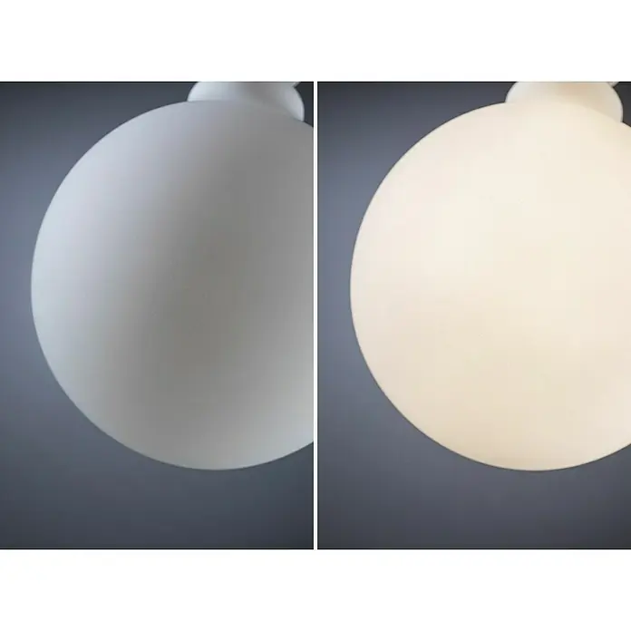 Paulmann LED-Lampe White Lampion Filament glatt - E27, Dimmbar, Warmweiß, 400 lm, 4 W - Bild von zwei Kugel-Pendelleuchten, einmal aus und einmal an, die ein gemütliches, modernes Flair erzeugen.