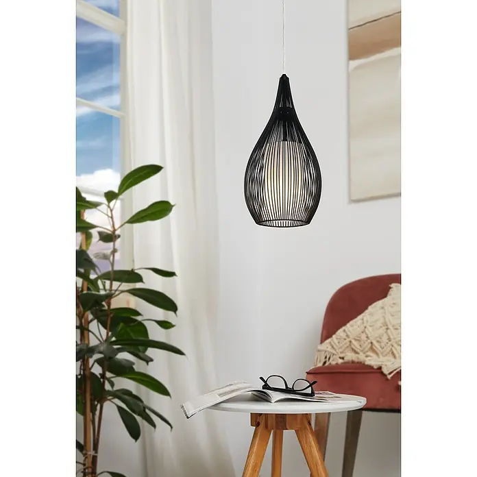Eglo Pendelleuchte RAZONI - 60 W, Schwarz, E27, 1 Stk. - Diese Nahaufnahme zeigt eine moderne Pendelleuchte mit einem schwarzen, käfigartigen Design, die in einem stilvollen Interieur hängt.
