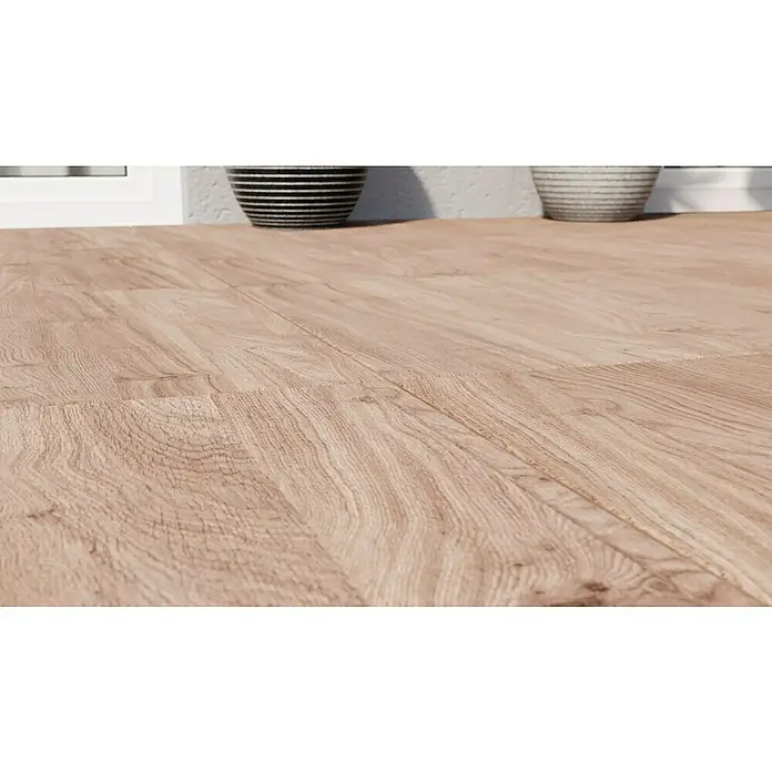 Terrassenfliese Garden Coldbrown 2.0 - 59,7 x 59,7 x 2 cm, Grau/Braun, Matt - Nahaufnahme von einem Holzboden mit natürlicher Maserung und zwei dekorativen Schalen im Hintergrund.
