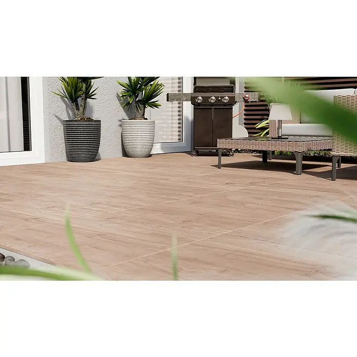 Terrassenfliese Garden Coldbrown 2.059,7 x 59,7 x 2 cm, Grau/Braun, Matt - Terrassenbild mit modernen braunen Fliesen, Grill, Topfpflanzen und Gartenmöbeln für einen stilvollen Außenbereich.