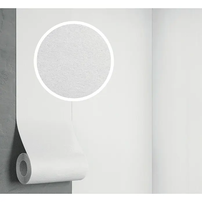 Nmc Noma Dämmtapete noma®therm FLEECE - Kaschierung: Vlies, Max. Anwendungsfläche: 5 m², Höhe: 4 mm - Nahaufnahme einer Rolle weißer Tapete mit leichter Textur vor einer Wand.