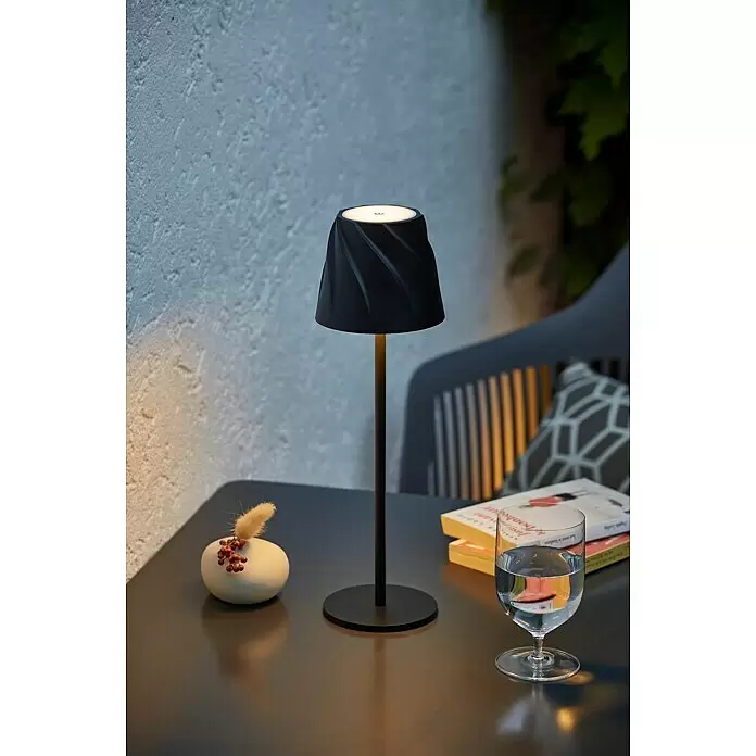 Starlux Akku-Tischleuchte Loreo - 4 W, L x B x H: 10 x 10 x 36 cm, Schwarz, Warmweiß - Stimmungsaufnahme