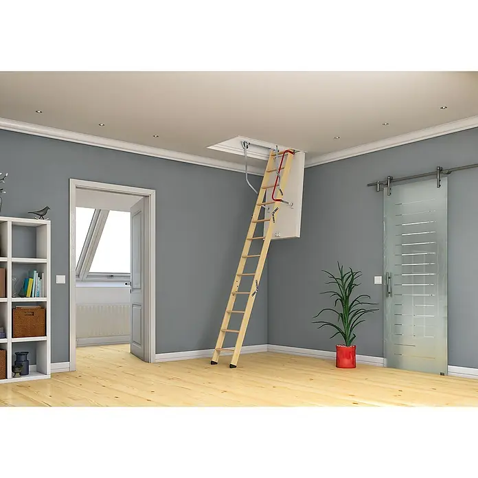 Sogem Escalera escamoteable Isoclic Pro76 - Longitud de la apertura del techo: 120 cm, Anchura de la apertura del techo: 70 cm, Aislamiento térmico: 1,2 W/(m²K) - Escalera de madera para ático en el interior. La escalera está desplegada y conduce a una abertura en el techo. Es brillante y moderna.