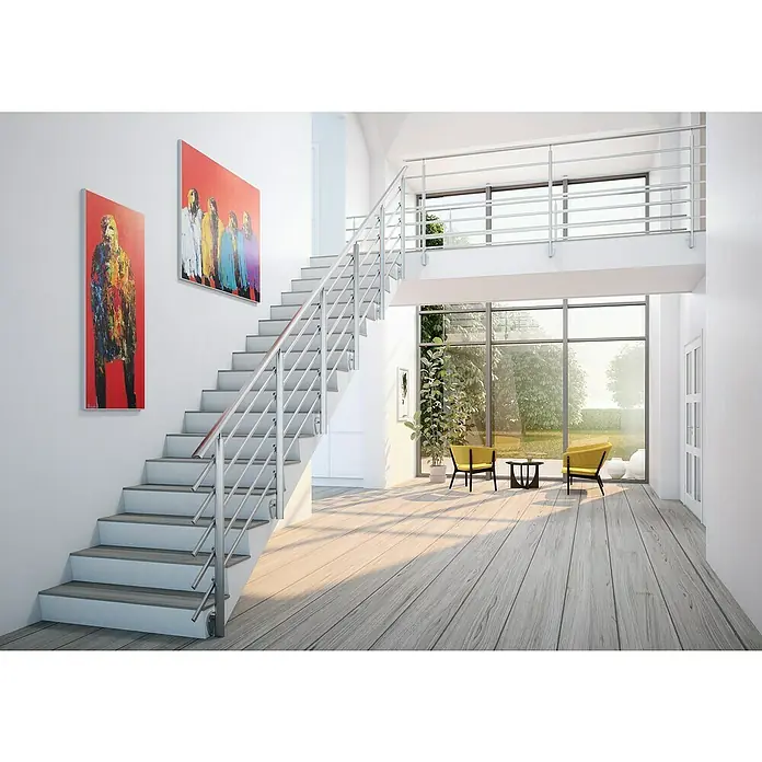 Sogem Balaustrada Pure Titanium lateral - 150 x 102 cm, Aluminio, Gris - Interior luminoso con obras de arte, escalera con barandillas y zona de estar frente a una gran ventana con vistas al jardín.