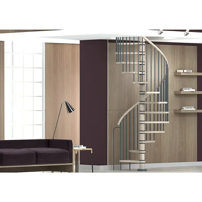 Sogem Escalera de caracol Columbia - Diámetro: 120 cm, Color peldaños: Roble, Altura de planta: 315 cm - Una moderna escalera de caracol de madera clara y varillas de metal gris, que serpentea elegantemente en un espacio habitable elegante.