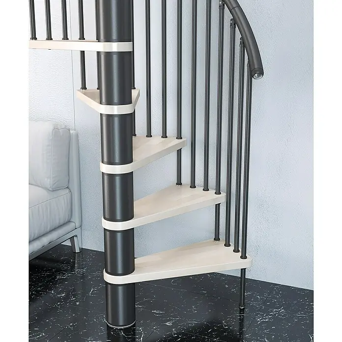 Sogem Escalera de caracol Kappa - Diámetro: 120 cm, Negro, Color peldaños: Haya barnizada, Altura de planta: 309 cm - Una elegante escalera de caracol con una robusta columna negra y peldaños de madera clara, complementando un interior moderno.