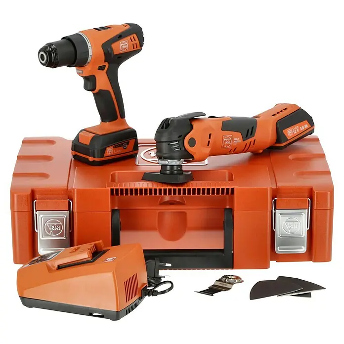 Fein Maschinen-Set Das Combo Kit Professionell AMM 300 Plus & ABSU 12 -  - Fein Akku-Bohrschrauber und Multimaster im Set mit Ladegerät und Zubehör in einem orangefarbenen Werkzeugkoffer.