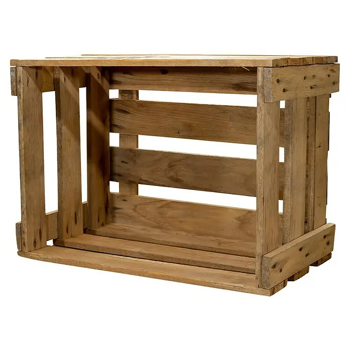 Holzkiste Badische Weinkiste "Wein Wein Wein" - L x B x H: 50 x 35 x 28 cm, Braun - Nahaufnahme einer rustikalen Holzkiste, ideal für Lagerung und Dekoration, gefertigt aus unbehandeltem Holz mit sichtbaren Nägeln.