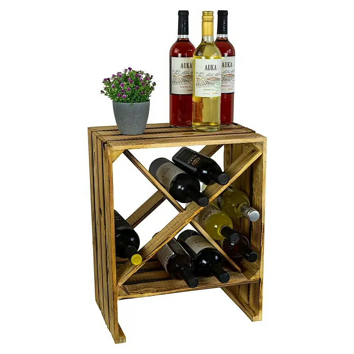Weinregal X - L x B x H: 50 x 40 x 27 cm, Holz - Ein rustikales Weinregal aus Holz mit Weinflaschen und einer Topfpflanze auf der Oberseite. Perfekt für die stilvolle Weinlagerung.
