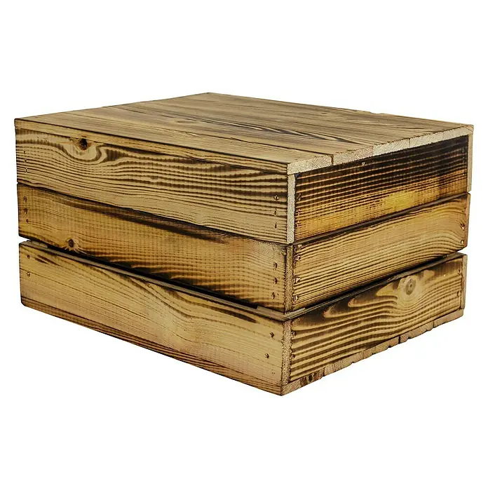 Holzkiste Assos - L x B x H: 40 x 32 x 22 cm, Braun - Stapel aus drei rustikalen Holzkisten mit dunklen Akzenten, ideal für Lagerung und Dekoration im Vintage-Stil.