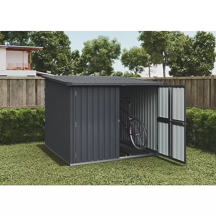 Hoggar Gerätehaus Nyon - Außenmaß inkl. Dachüberstand (B x T): 206 x 204 cm, Anthrazit, Stahl, 4,2 m² - Dunkelgraues Metall-Gartenhaus mit geriffelten Paneelen und offener Tür, in dem ein Fahrrad steht.