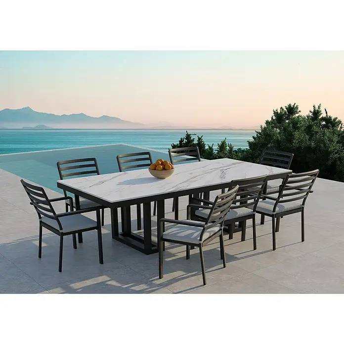 Mesa de jardín Doble Bridge - L x An x Al: 260 x 120 x 74 cm, Aluminio/Cerámica, Emporio Calacatta - La imagen muestra un elegante conjunto de comedor exterior con mesa y ocho sillas, perfecto para comidas al aire libre.