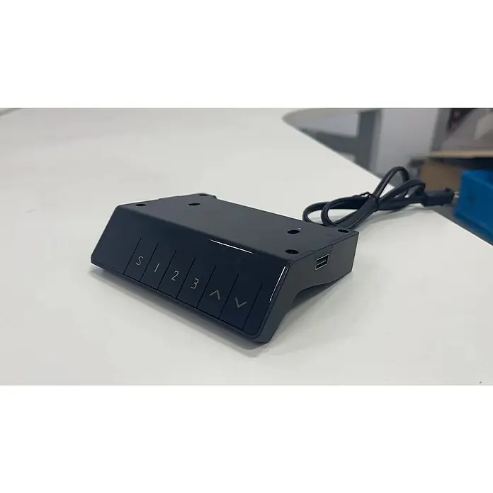 Bastidor de mesa T1000 - Elevable, Blanco, Acero, Display digital y USB, Capacidad de carga: 100 kg - Unidad de control de escritorio negra con botones y un puerto USB para facilitar el ajuste de altura en un escritorio regulable.