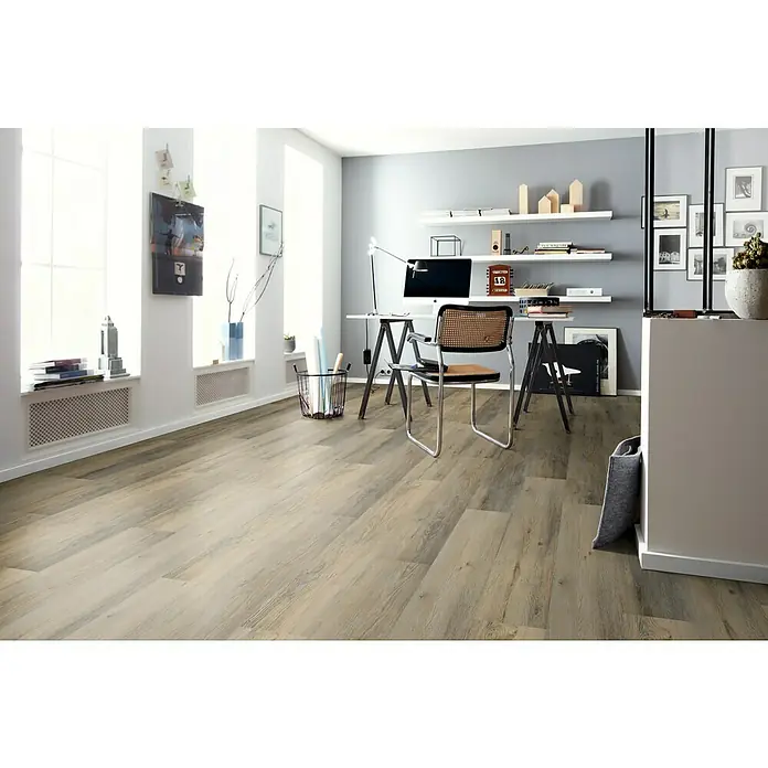b!design Vinylboden SPC Silent Yonkers1.220 x 230 x 4,8 mm, Landhausdiele, Yonkers - Einladendes Heimbüro mit einem eleganten Bodenbelag in Holzoptik, der Wärme und Stil in den Raum bringt. Der Boden ist die perfekte Grundlage für jeden Arbeitsbereich.