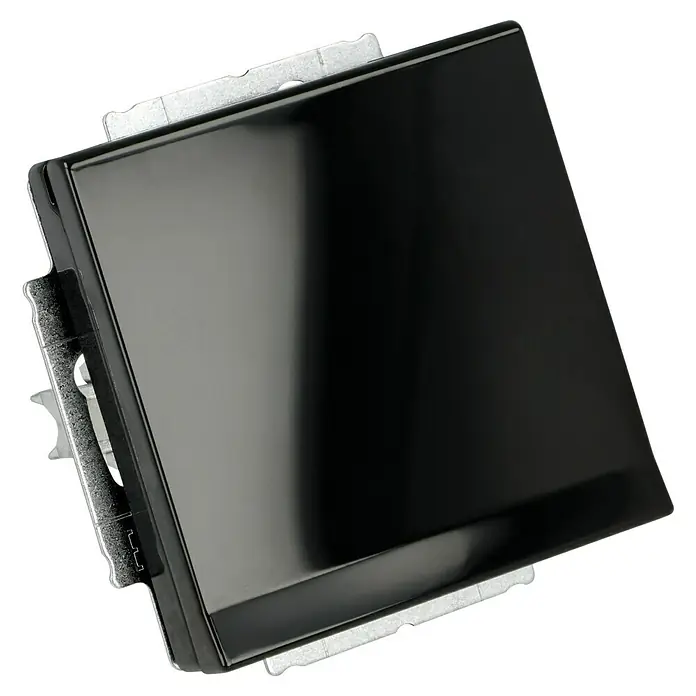 Busch-Jaeger Future Linear Klappdeckelsteckdose 20 EUK-81 - Anthrazit, 16 A, IP20 - Nahaufnahme eines Autoradio-Displays mit Touchscreen. Die glänzende, schwarze Oberfläche reflektiert Licht und erzeugt einen modernen Look.