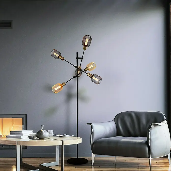 Searchlight LED-Lampe Zylinder Filigran - E27, Dimmbar, Bernstein, 120 lm, 3,5 W, Gold - Elegante Stehlampe mit sechs Leuchten in einem modern eingerichteten Wohnzimmer.