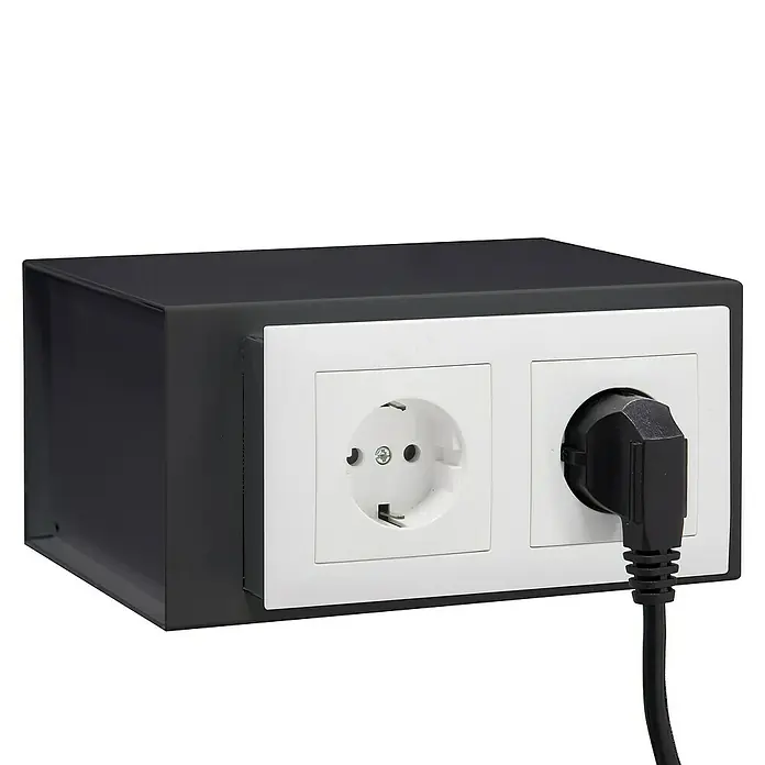 Arregui Caja fuerte empotrable Suko - L x An x Al: 180 x 200 x 100 mm, Llave, 2,5 l - Toma de pared con carcasa negra y dos enchufes, uno de ellos con un enchufe insertado. Ideal para un acceso de energía elegante.