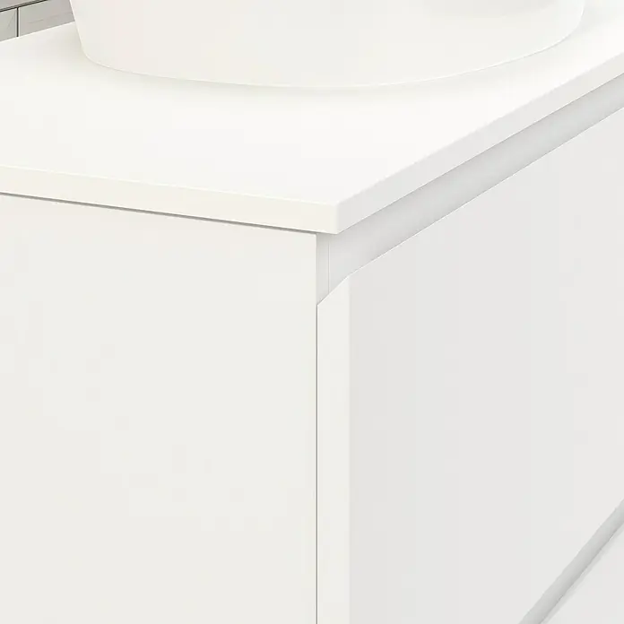 Artysan Conjunto de mueble de baño Troy - Ancho: 100 cm, Blanco Seda, 4 pzs. - Un primer plano muestra un elegante gabinete de baño blanco con líneas limpias y un diseño minimalista, que transmite una estética elegante.