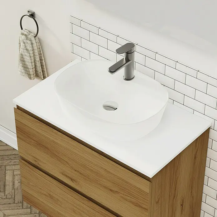 Artysan Conjunto de mueble de baño Troy - Ancho: 80 cm, Roble guadarrama, 4 pzs. - Un mueble de baño con un lavabo ovalado moderno y un grifo elegante, ideal para un diseño de baño contemporáneo.