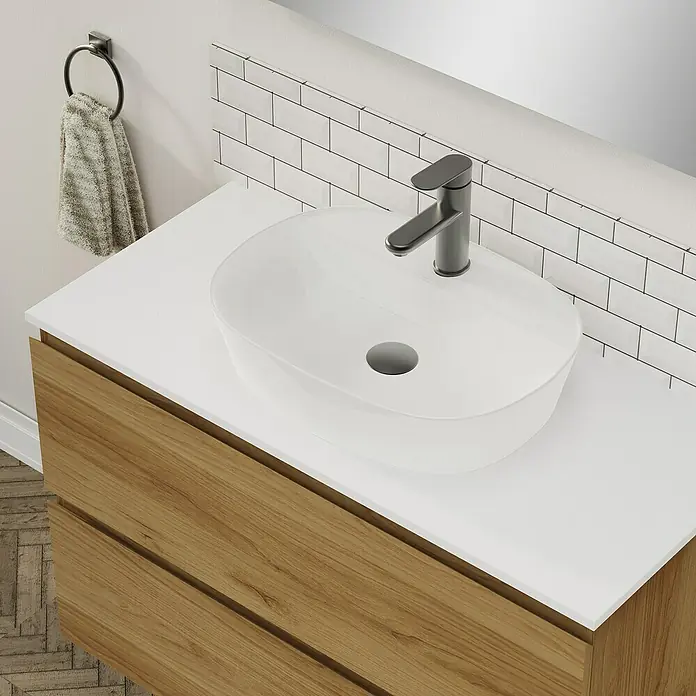 Artysan Conjunto de mueble de baño Troy - Ancho: 100 cm, Roble guadarrama, 4 pzs. - Mueble de baño moderno con lavabo sobre encimera blanco, grifo de acero inoxidable y mueble base con aspecto de madera, ideal para un baño elegante.