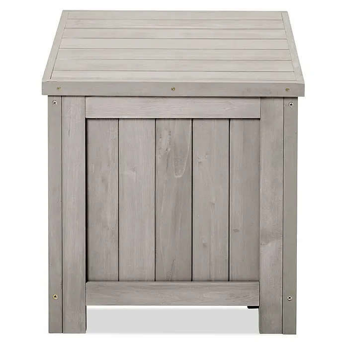 Butenkist Garten-Aufbewahrungsbox HILLE - Warm Grey, Holz - Eine graue Holzgartenbox. Die Kiste hat eine Deckel und die Seiten sind mit vertikalen Brettern verkleidet. Schrauben sind sichtbar.