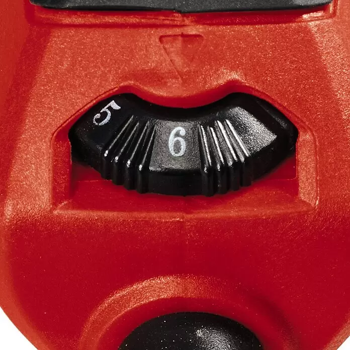 Einhell Elektro-Multifunktionswerkzeug TC-MG 250 CE - 250 W - Nahaufnahme eines schwarzen Einstellrads mit den Zahlen '5' und '6' an einem roten Elektrowerkzeuggehäuse.