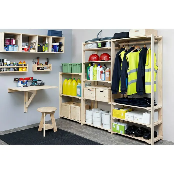 Astigarraga Evolution Estantería de madera - Al x An x Pr: 110 x 76,7 x 38,5 cm, Número de baldas: 3 ud., Atornillado, Natural - Taller con estanterías de madera, banco de trabajo, taburete y diversas herramientas y materiales. Bien organizado y funcional.