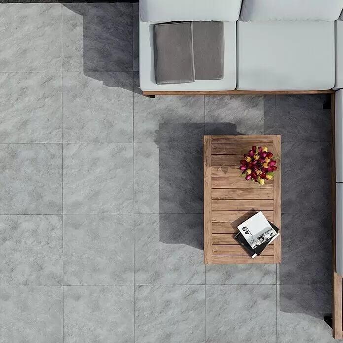 Terrassenfliese Atakama - 59,3 x 59,3 x 2 cm, Hellgrau, Matt - Stimmungsaufnahme