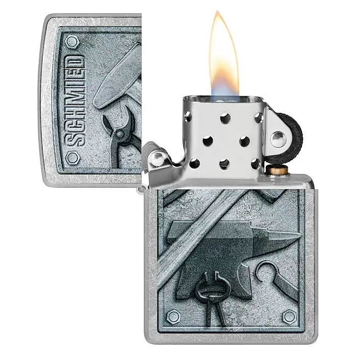 Zippo Sturmfeuerzeug Classic Street Chrome™ - Schmied - Vorderansicht