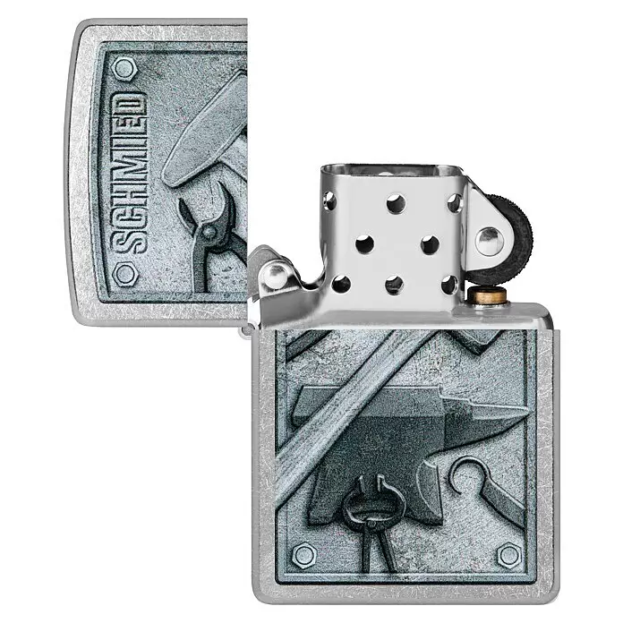 Zippo Sturmfeuerzeug Classic Street Chrome™ - Schmied - Vorderansicht